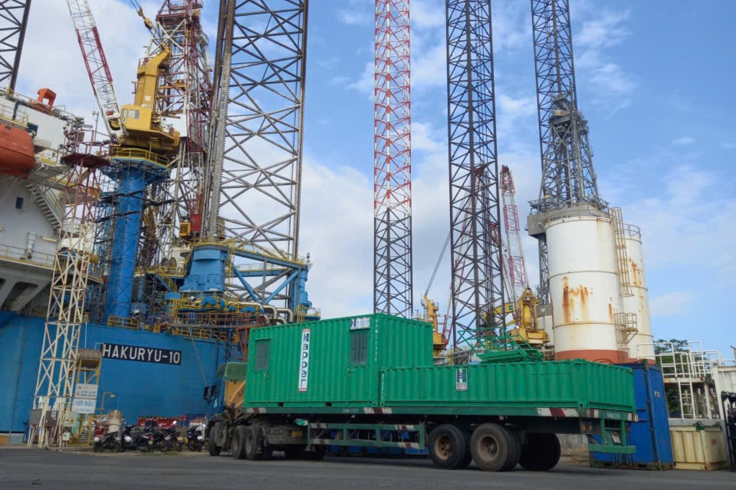 Container toilet 20 feet cho giàn khoan dầu khí Happer Việt Nam